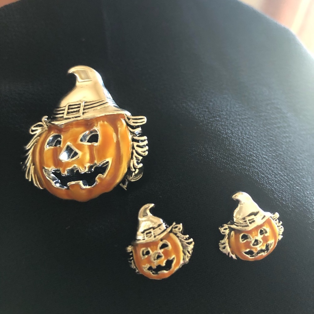 HALLOWEEN brooches!
